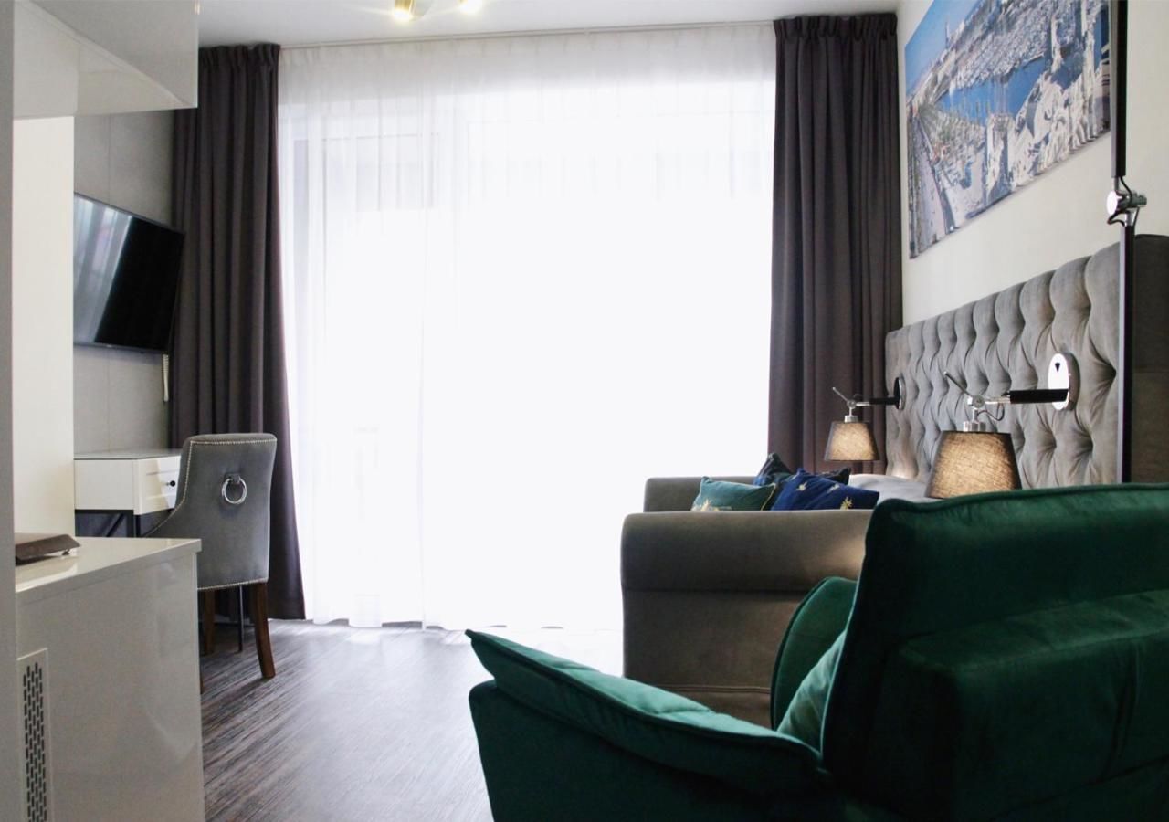 Отель Port 21 Pura Pool & Design Hotel - Adults Only Крыница-Морска